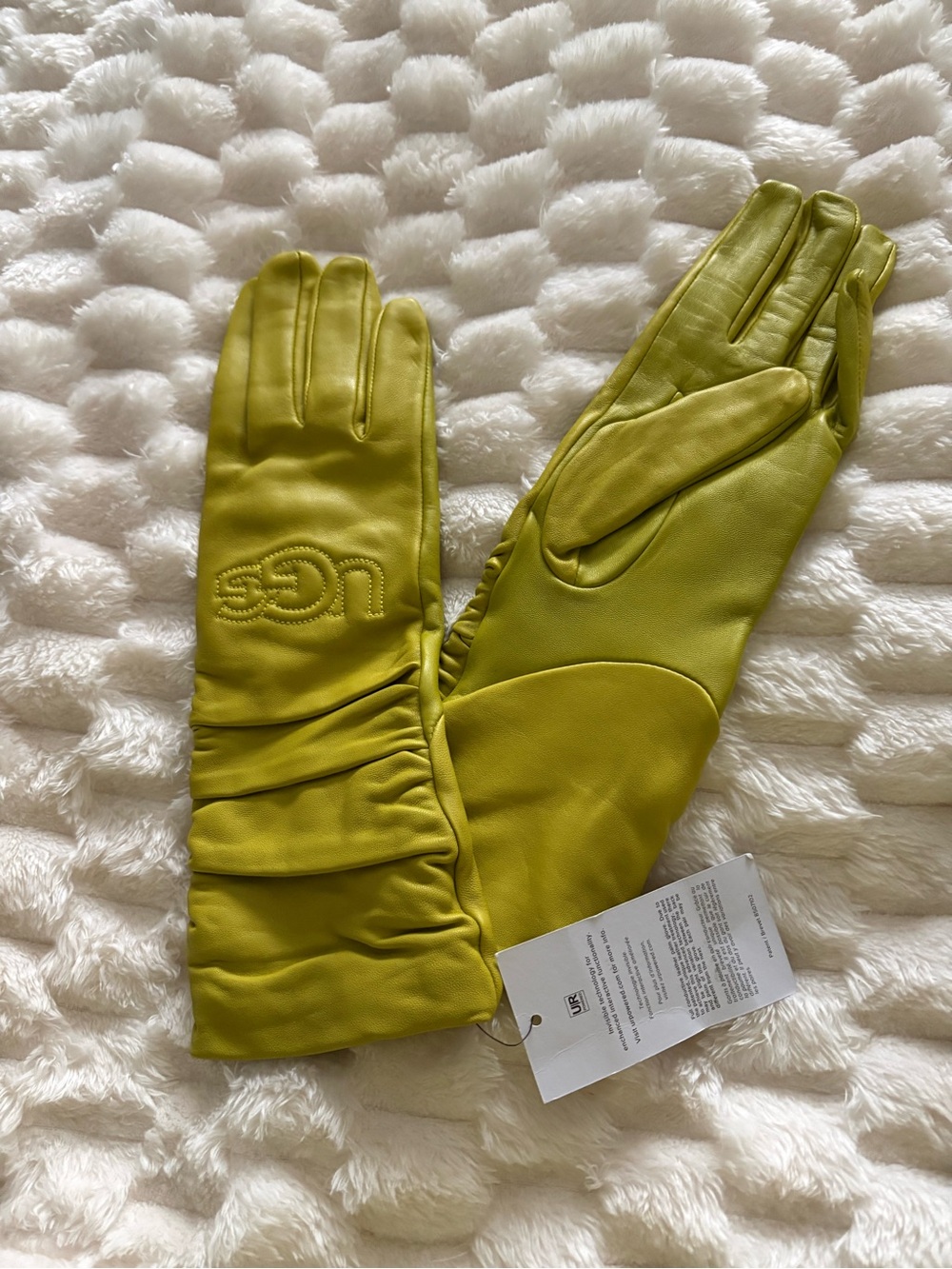 UGG Chartreuse Buttery soft leather Gloves size Large - Luxury! NWT - Picture 4 of 9